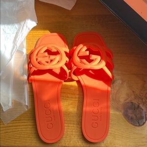 Gucci Women’s Orange Logo Slide Sandals interlocking summer 2026 new
